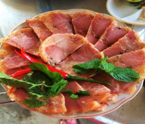 Vị dai ngon sần sật trong từng miếng giò vô cùng kích thích
